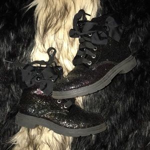 Toddler girl black glitter combat boots